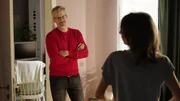 Daniela (Berrit Arnold) &uuml;berfordert der Gedanke, allen von ihrem Geheimnis zu erz&auml;hlen. Links Henning (Stefan Bockelmann).