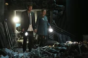 Booth (David Boreanaz, l.); Brennan (Emily Deschanel, r.)