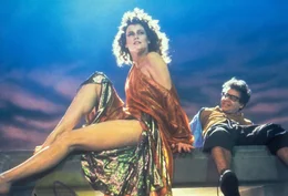 Sigourney Weaver (Dana Barrett), Rick Moranis (Louis Tully).