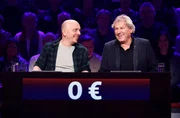 Rateteam-Kapit&auml;n Bernhard Ho&euml;cker (l.) mit S&auml;nger und Entertainer Bernhard Brink (r.).