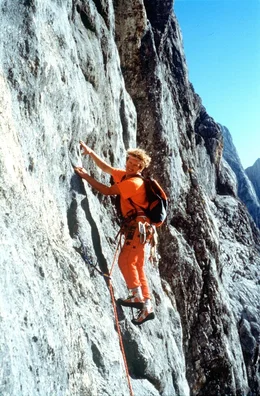 Der Hochk&ouml;nig, mit 2.941 Metern h&ouml;chster Gipfel der Salzburger Kalkhochalpen, &uuml;berragt einen Lebensraum von erlesener Sch&ouml;nheit. Der Berg hat zwei Gesichter: ein friedvolles, ruhiges von Norden; ein zerfurchtes, zerkl&uuml;ftetes von S&uuml;den. Die umliegende Natur- und Kulturlandschaft des Pinzgau und Pongau mit ihren Almb&ouml;den und W&auml;ldern portr&auml;tiert Bernd Seidel im Winter und Fr&uuml;hsommer - in jenen Jahreszeiten, in denen diese Bergwelt ihre ganze Sch&ouml;nheit hervorzaubert.