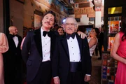 vorne, v.li.: Walter Creason (Zach Braff), Max Barber (Robert De Niro)