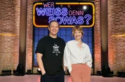 Treten bei "Wer wei&szlig; denn sowas?" als Kandidat:innen an: Die Schauspielerin Heike Makatsch (r.) und der Schauspieler Trystan P&uuml;tter (l.).