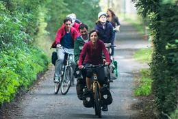 von vorne nach hinten: Kiki (Julia Koschitz), Hannes (Florian David Fitz), Finn (Volker Bruch), Mareike (Victoria Mayer).