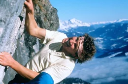 Der Hochk&ouml;nig, mit 2.941 Metern h&ouml;chster Gipfel der Salzburger Kalkhochalpen, &uuml;berragt einen Lebensraum von erlesener Sch&ouml;nheit. Der Berg hat zwei Gesichter: ein friedvolles, ruhiges von Norden; ein zerfurchtes, zerkl&uuml;ftetes von S&uuml;den. Die umliegende Natur- und Kulturlandschaft des Pinzgau und Pongau mit ihren Almb&ouml;den und W&auml;ldern portr&auml;tiert Bernd Seidel im Winter und Fr&uuml;hsommer - in jenen Jahreszeiten, in denen diese Bergwelt ihre ganze Sch&ouml;nheit hervorzaubert.