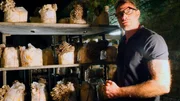 Mathias Kroll, aus Offenach, macht sein Hobby zum Beruf, wird Edelpilzzüchter und das mit Erfolg. Mathias Kroll, aus Offenach, macht sein Hobby zum Beruf, wird Edelpilzzüchter und das mit Erfolg.