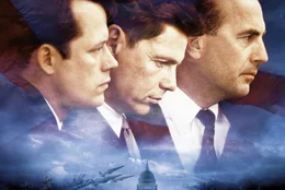 Pr&auml;sident John F. Kennedy (Bruce Greenwood), Robert F. Kennedy (Robert Culp, links) und Kenneth O'Donnell (Kevin Costner, rechts) sehen die Nation bedroht.