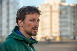 Hannes (Florian David Fitz).