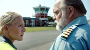 Swantje (Nadine Boske) ist sauer auf ihren Vater Hauke (Jan-Gregor Kremp). Swantje (Nadine Boske) ist sauer auf ihren Vater Hauke (Jan-Gregor Kremp).
