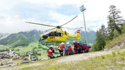 Bei Dreharbeiten für die Fernsehserie kommen der ÖAMTC-Hubschrauber samt echter Besatzung zum Einsatz. Bei Dreharbeiten für die Fernsehserie kommen der ÖAMTC-Hubschrauber samt echter Besatzung zum Einsatz.