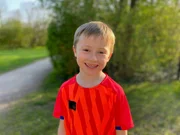 Henry ist 7 Jahre alt und liebt Bewegung.
