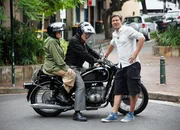 12'378 km Australien - Sven Furrer auf Abwegen Folge 4 Charis und George Schwarz mit Sven Furrer in Sydney