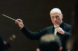 Paavo J&auml;rvi dirigiert Aram Chatschaturjans Klavierkonzert in Des-Dur.