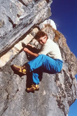 Der Hochk&ouml;nig, mit 2.941 Metern h&ouml;chster Gipfel der Salzburger Kalkhochalpen, &uuml;berragt einen Lebensraum von erlesener Sch&ouml;nheit. Der Berg hat zwei Gesichter: ein friedvolles, ruhiges von Norden; ein zerfurchtes, zerkl&uuml;ftetes von S&uuml;den. Die umliegende Natur- und Kulturlandschaft des Pinzgau und Pongau mit ihren Almb&ouml;den und W&auml;ldern portr&auml;tiert Bernd Seidel im Winter und Fr&uuml;hsommer - in jenen Jahreszeiten, in denen diese Bergwelt ihre ganze Sch&ouml;nheit hervorzaubert.