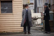 Réalisation : Tony Tilse, Kate Dennis, David Caesar. Interprétation : Davis Essie (Miss Phryne Fisher), Nathan Page (Commissaire Jack Robinson), Hugo Johnston-Burt (Brigadier Hugh Collins), Asleig Cummings (Dorothy Williams), Miriam Margolyes (Tante Prudence). Réalisation : Tony Tilse, Kate Dennis, David Caesar. Interprétation : Davis Essie (Miss Phryne Fisher), Nathan Page (Commissaire Jack Robinson), Hugo Johnston-Burt (Brigadier Hugh Collins), Asleig Cummings (Dorothy Williams), Miriam Margolyes (Tante Prudence).