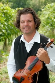 Peter Uhler. Peter Uhler.