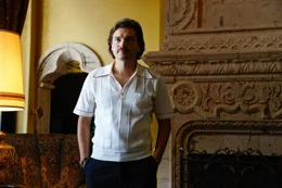 James Moore (Emile Hirsch)