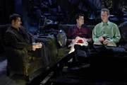 Eine emotionalen M&auml;nnerrunde: Chris (Judd Nelson, l.), Charlie (Charlie Sheen, M.) und Herb (Ryan Stiles, r.) ...