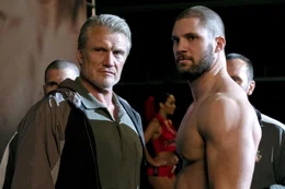Ivan Drago (Dolph Lundgren, l.), Viktor Drago (Florian Munteanu)  Die Verwendung des sendungsbezogenen Materials ist nur mit dem Hinweis und Verlinkung auf TVNOW gestattet.; Ivan Drago (Dolph Lundgren, l.), Viktor Drago (Florian Munteanu)  Die Verwendung des sendungsbezogenen Materials ist nur mit dem Hinweis und Verlinkung auf TVNOW gestattet.