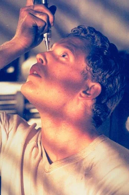 Gefangen auf einem fremden Planeten im Jahre 2676, w&uuml;rde William J. Johns (Cole Hauser) alles tun, um selbst zu &uuml;berleben. Selbst vor einer Kinderopferung w&uuml;rde er nicht zur&uuml;ckschrecken.