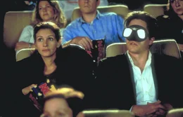 Schon wenigen Begegnungen verliert William (Hugh Grant, r.) sein Herz an Anna (Julia Roberts, l.). Doch schon bald erfolgt eine herbe Ern&uuml;chterung ...