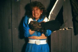 Maddy (Diana Barrows)