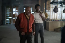 Doc Broadus (Forest Whitaker, l.); George Foreman (Khris Davis, r.)