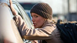 Als sie f&auml;lschlicherweise beschuldigt wird, eine russische Spionin zu sein, die den Pr&auml;sidenten t&ouml;ten soll, muss CIA-Agentin Evelyn Salt (Angelina Jolie) all ihre F&auml;higkeiten als Geheimagentin einsetzen, um das ganze Ausma&szlig; des Komplotts aufzudecken.