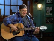 Doug (Kevin James) hat Gitarrenspielen gelernt und gibt ein kleines Konzert für seine Freunde. Er hat sogar ein Lied für Carrie komponiert... Doug (Kevin James) hat Gitarrenspielen gelernt und gibt ein kleines Konzert für seine Freunde. Er hat sogar ein Lied für Carrie komponiert...