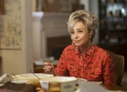 Macht sich einen Spa&szlig; daraus, George den Wunsch nach dem Rezept f&uuml;r ihre Rinderbrust nicht zu erf&uuml;llen: Meemaw (Annie Potts) ...