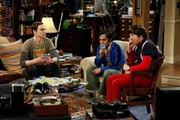 Sheldon (Jim Parsons), Rajesh (Kunal Nayyar) und Howard (Simon Helberg) verstehen gar nicht, warum sich Leonard wieder auf Penny einlassen will und sind gegen eine Beziehung der beiden. Doch wer wird am Ende eine Enttäuschung erleben? Sheldon (Jim Parsons), Rajesh (Kunal Nayyar) und Howard (Simon Helberg) verstehen gar nicht, warum sich Leonard wieder auf Penny einlassen will und sind gegen eine Beziehung der beiden. Doch wer wird am Ende eine Enttäuschung erleben?