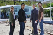 (v.l.n.r.) Ellie Bishop (Emily Wickersham); Nick Torres (Wilmer Valderrama); Leroy Jethro Gibbs (Mark Harmon); Peter Buck (Cliff Chamberlain)