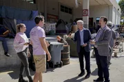 (v.l.n.r.) Melissa Canon (Anastasia Baranova); Kyle Freeman (Brent Bailey); Leroy Jethro Gibbs (Mark Harmon); Timothy McGee (Sean Murray) (v.l.n.r.) Melissa Canon (Anastasia Baranova); Kyle Freeman (Brent Bailey); Leroy Jethro Gibbs (Mark Harmon); Timothy McGee (Sean Murray)