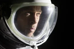 Roy McBride (Brad Pitt)