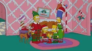 Die Simpsons, von Kopf bis Fu&szlig; auf Weihnachten eingestellt: Hund Knecht Ruprecht (l.), Homer (2.v.l.), Lisa (3.v.l.), Maggie (3.v.r.), Bart (2.v.r.) und Marge (r.) ...