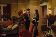 Ted (Josh Radnor, l.) gelingt die Überraschung, allerdings findet Robin (Cobie Smulders, r.) das Ganze etwas übertrieben ... Ted (Josh Radnor, l.) gelingt die Überraschung, allerdings findet Robin (Cobie Smulders, r.) das Ganze etwas übertrieben ...