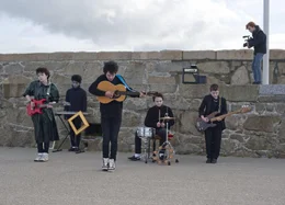 (v.l.n.r.) Eamon (Mark McKenna); Ngig (Percy Chamburuka); Eamon (Mark McKenna); Larry (Conor Hamilton); Garry (Karl Rice); Darren (Ben Carolan);
