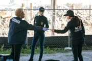 (v.l.n.r.) Dr. Loretta Wade (CCH Pounder ); Special Agent Hannah Khoury (Necar Zadegan); FBI Special Agent Tammy Gregorio (Vanessa Ferlito) (v.l.n.r.) Dr. Loretta Wade (CCH Pounder ); Special Agent Hannah Khoury (Necar Zadegan); FBI Special Agent Tammy Gregorio (Vanessa Ferlito)