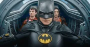 Bruce Wayne/Batman (Michael Keaton, vorne), Barry Allen/The Flash (Ezra Miller)