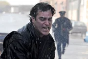Bobby (Joaquin Phoenix) ist Zeuge am Mord seines Vaters geworden.