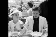 Romy Schneider und Alain Delon - ein legend&auml;res Paar voller Gegens&auml;tze: Sie verk&ouml;rperte offenherzige Rollen, w&auml;hrend er unnahbar wirkte.