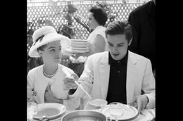 Romy Schneider und Alain Delon - ein legend&auml;res Paar voller Gegens&auml;tze: Sie verk&ouml;rperte offenherzige Rollen, w&auml;hrend er unnahbar wirkte.