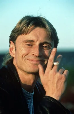 Robert Carlyle