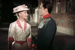 Romy Schneider und Alain Delon in ihrem ersten gemeinsamen Film "Christine" aus dem Jahr 1958: W&auml;hrend des Drehs waren sie gerade mal 19 und 22 Jahre alt.