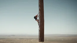 Hunter (Virginia Gardner) postet ihre Kletterabenteuer auf Social Media, doch am B67-Tower laufen die Dinge anders als geplant.