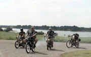 Die Kobras: 25 Kerle, 25 Stundenkilometer und jede Menge Rocker‑Feeling. NITRO begleitet den 2004 gegr&uuml;ndeten Mofa‑Club vom Niederrhein auf dem Weg zu neuen Abenteuern.