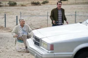 L-R: Frank Dunphy (Fred Willard) und Phil Dunphy (Ty Burrell)