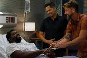 Theodore "TC" Calvin (Stephen Hill, l.),  Thomas Magnum (Jay Hernandez, m.) und Orville "Rick" Wright (Zachary Knighton, r.)