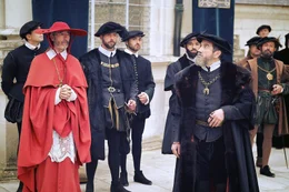 Kardinal Jean de Lorraine (Lionel Robert, li.) und K&ouml;nig Franz I. auf Schloss Chambord