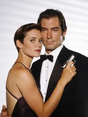 Bei seiner Suche nach Drogenbaron Sanchez trifft James Bond (Timothy Dalton) auf die ehemalige Army-Pilotin Pam Bouvier (Carey Lowell). Um den Tod von Freund Felix Leiter zu r&auml;chen, begeben sie sich gemeinsam auf eine gef&auml;hrliche Mission...